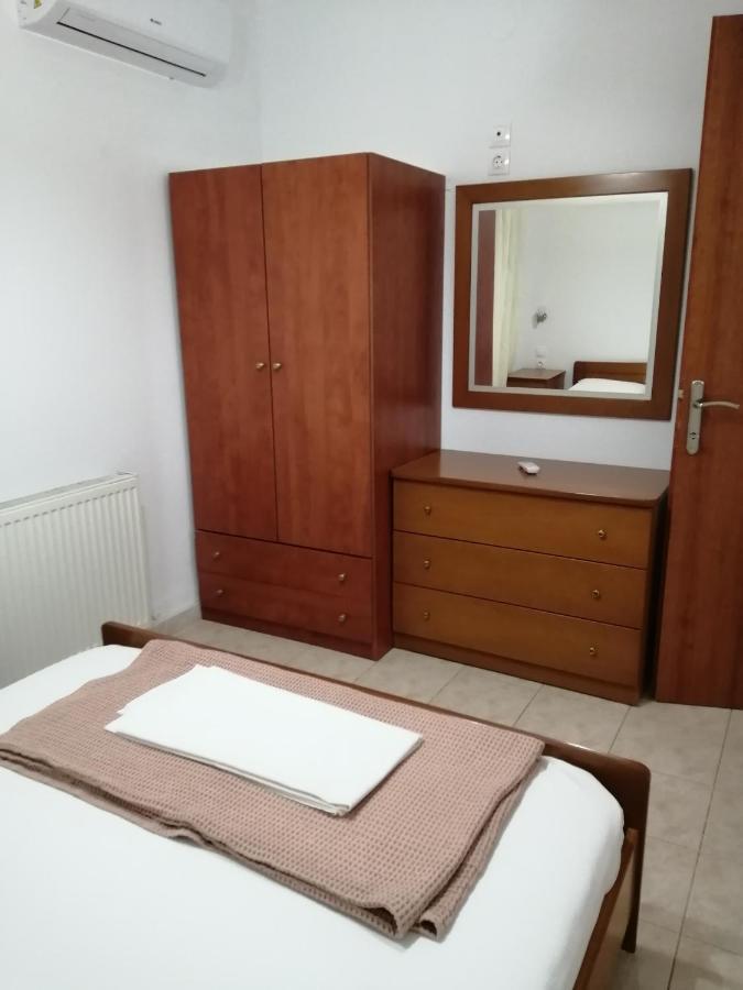 Irini Apartments Keramotí Esterno foto