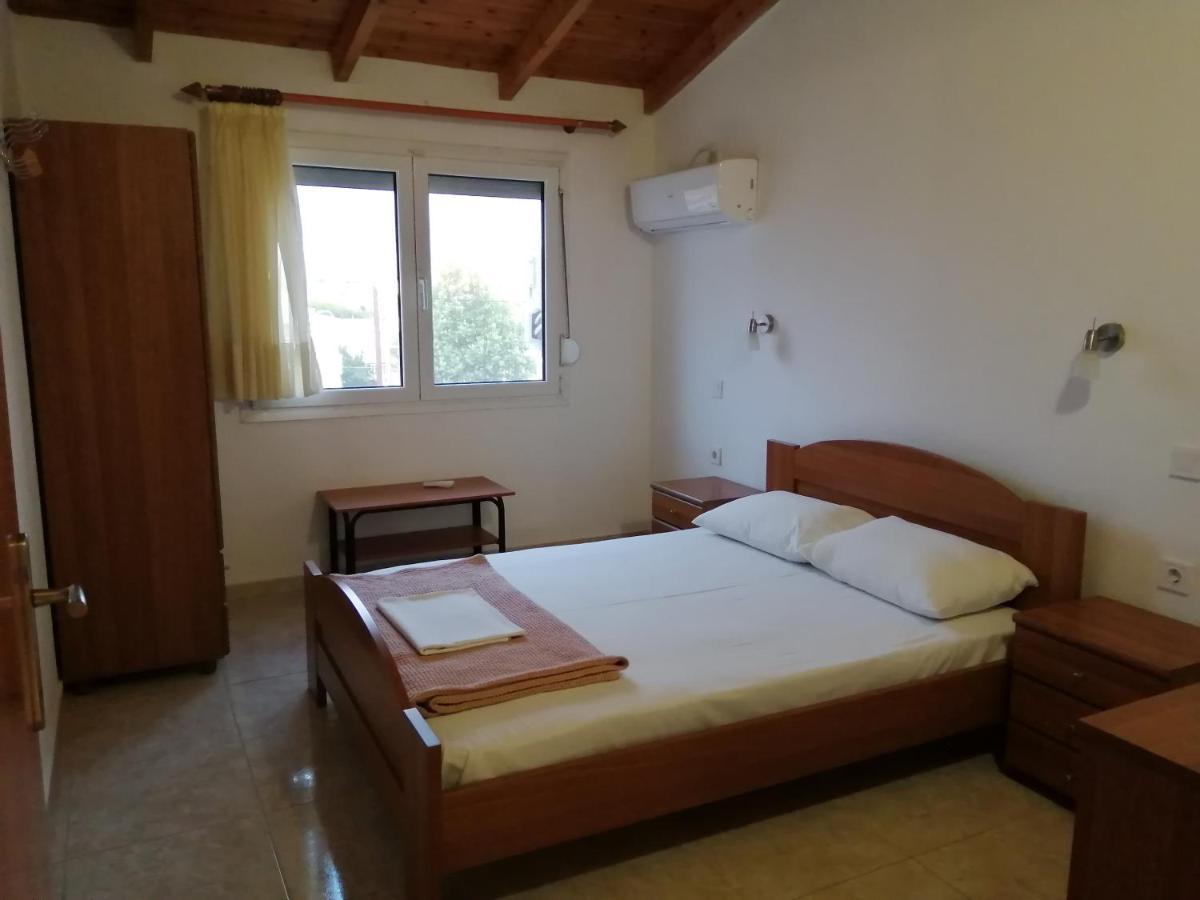 Irini Apartments Keramotí Esterno foto