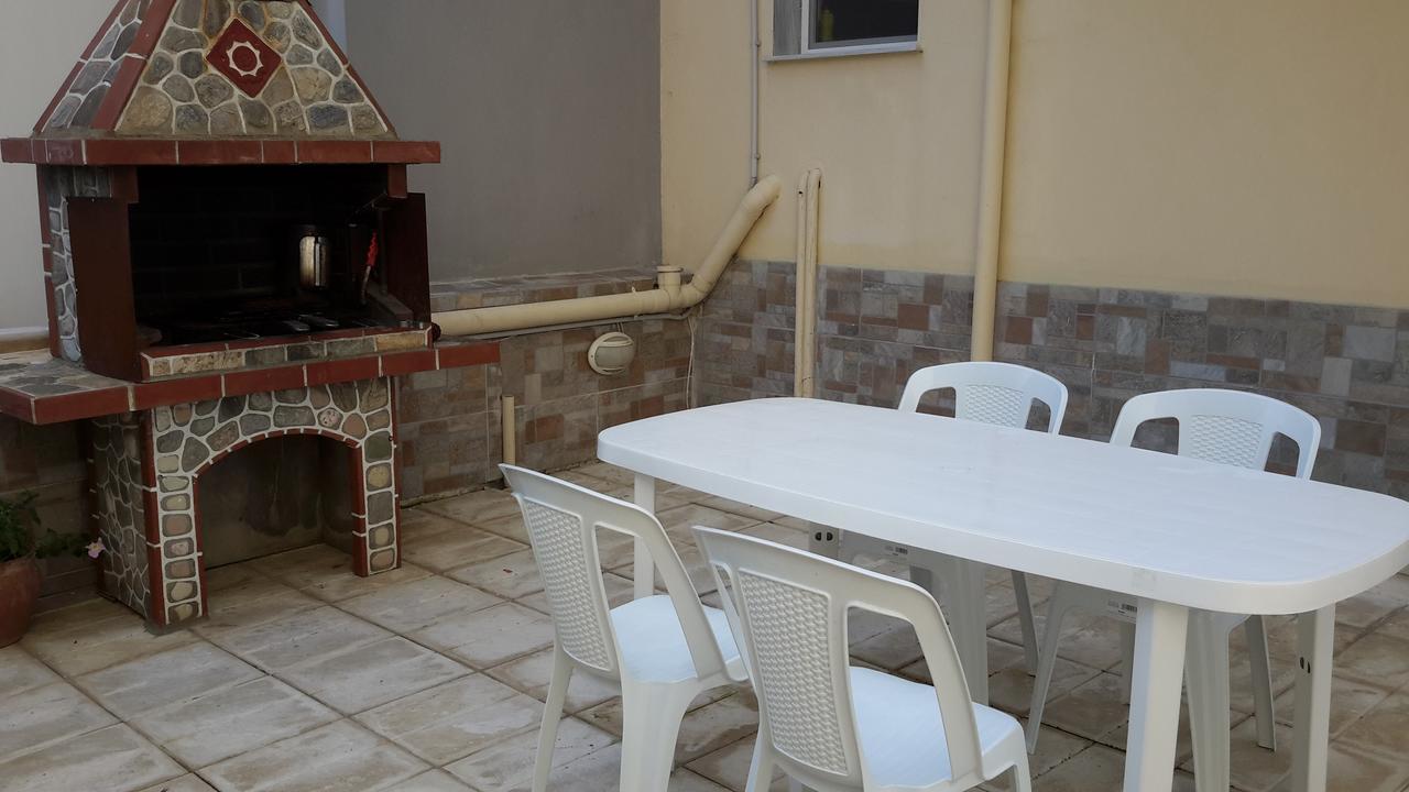 Irini Apartments Keramotí Esterno foto
