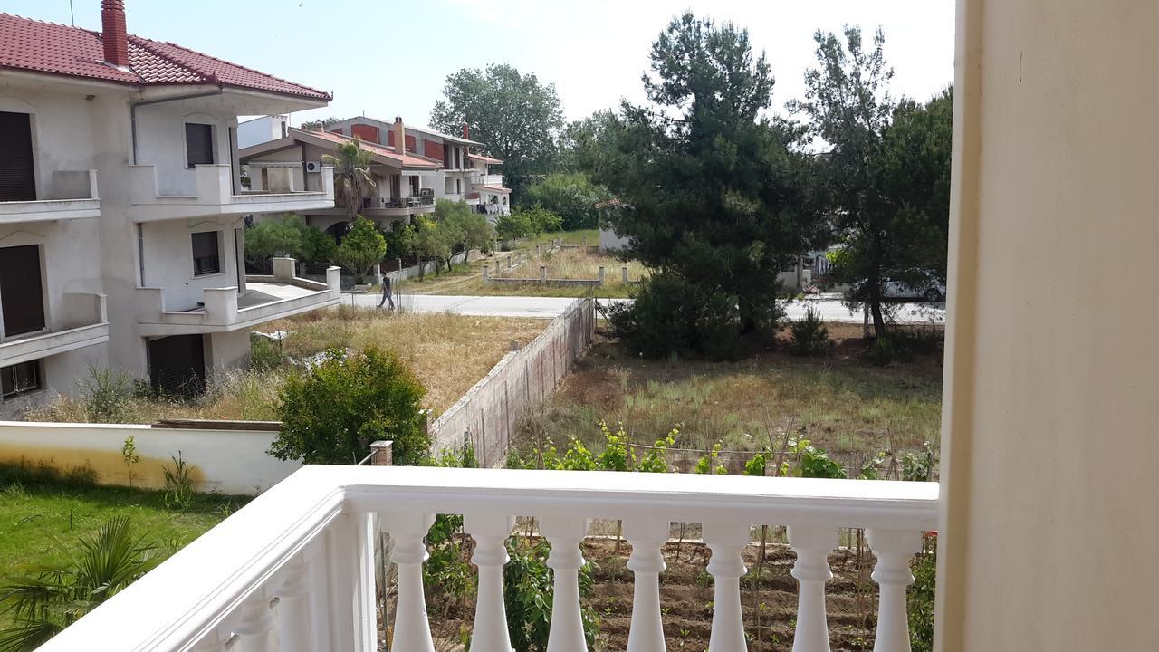Irini Apartments Keramotí Esterno foto