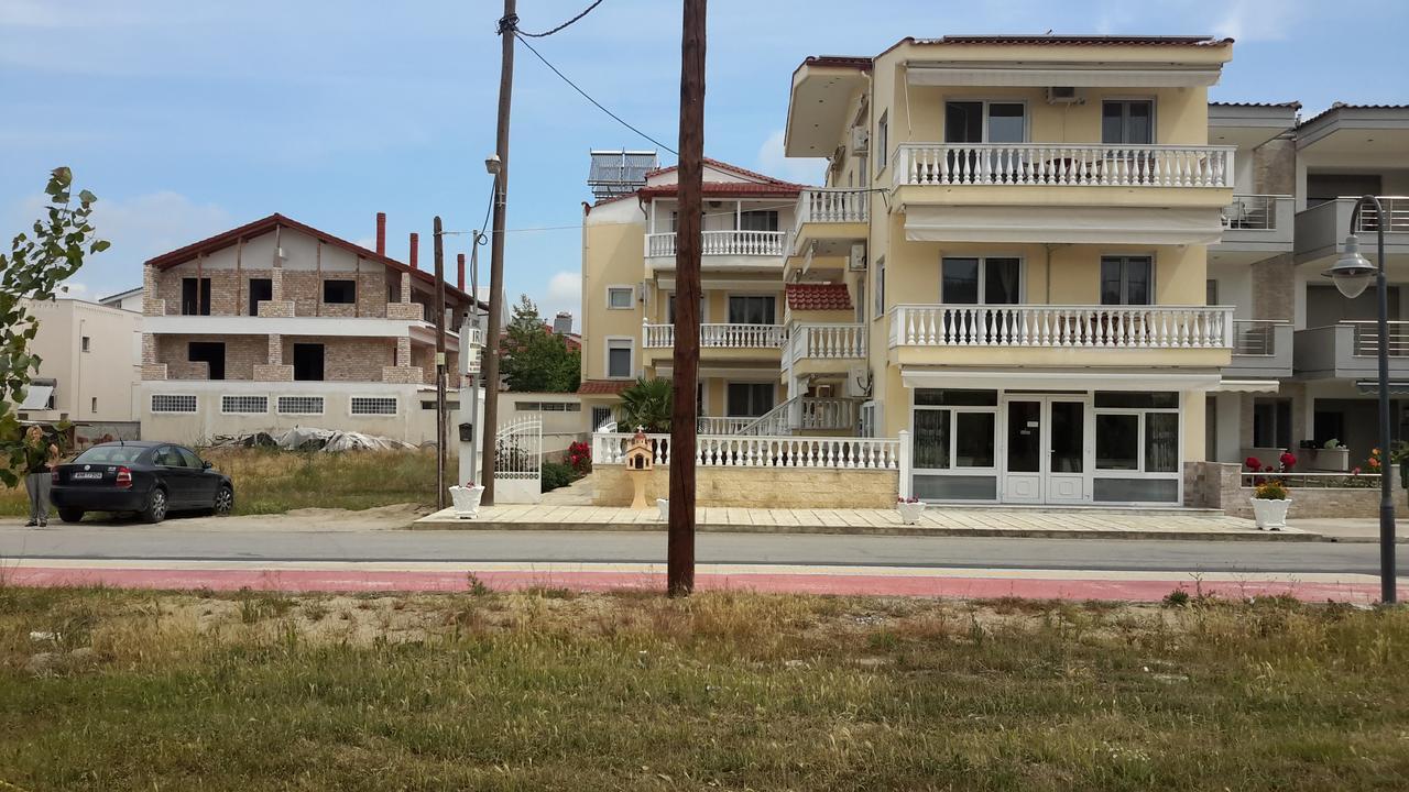 Irini Apartments Keramotí Esterno foto