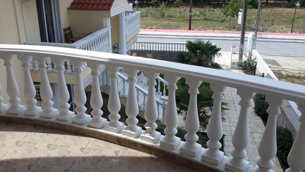 Irini Apartments Keramotí Esterno foto
