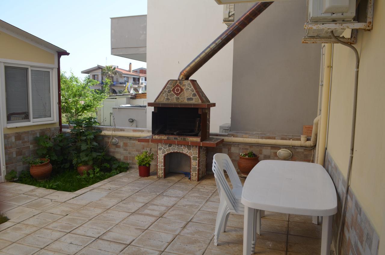 Irini Apartments Keramotí Esterno foto